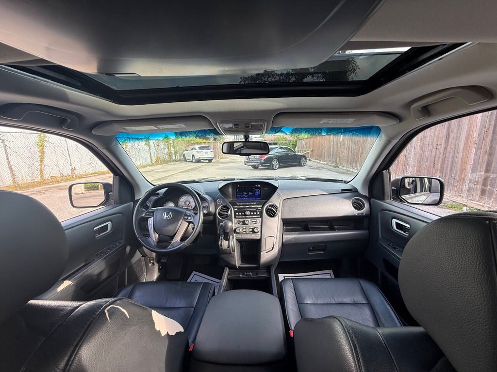 Honda Pilot Vehicle Full-screen Gallery Image 21