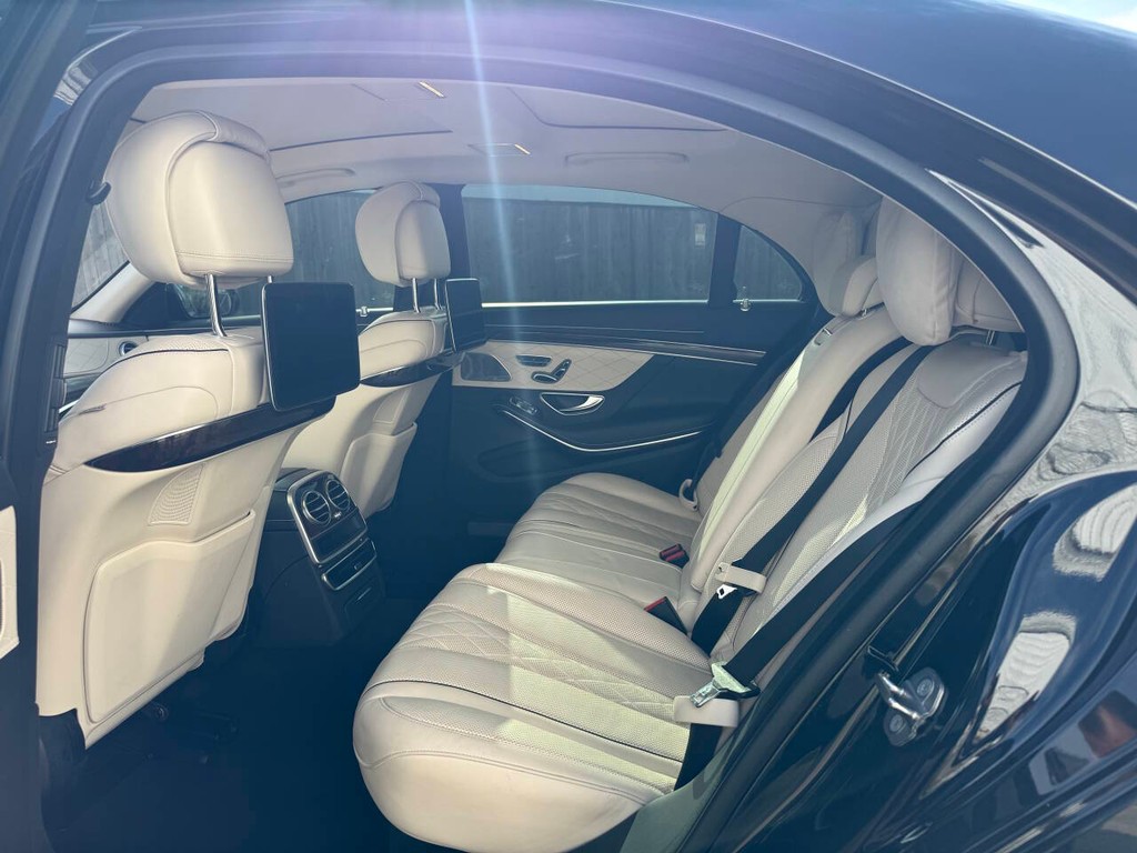 Mercedes-Benz S-Class Vehicle Full-screen Gallery Image 15