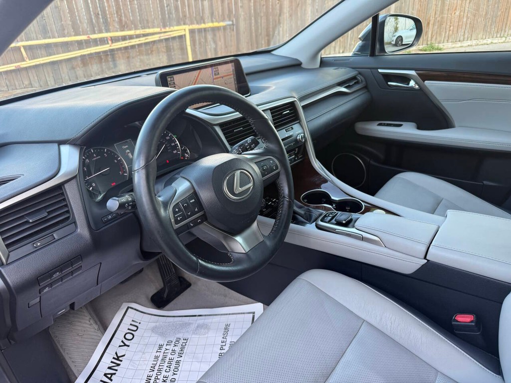 Lexus RX 350 Vehicle Full-screen Gallery Image 08