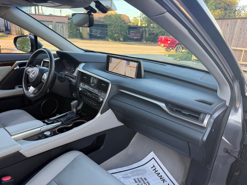 Lexus RX 350 Vehicle Full-screen Gallery Image 11