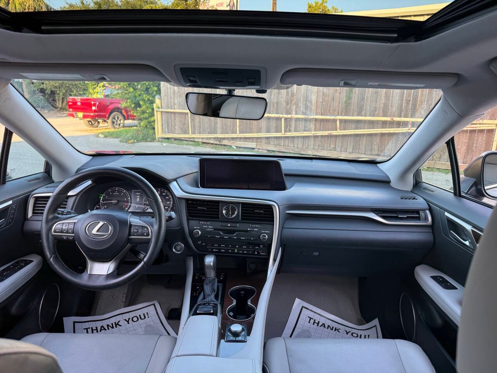 Lexus RX 350 Vehicle Full-screen Gallery Image 18