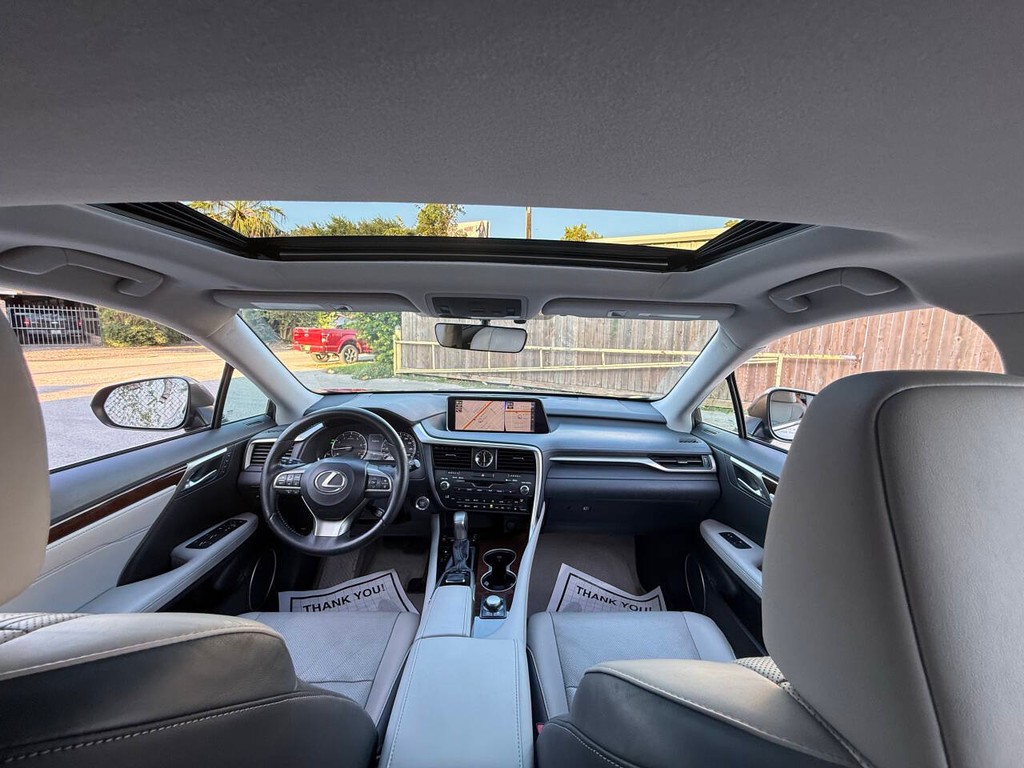 Lexus RX 350 Vehicle Full-screen Gallery Image 19
