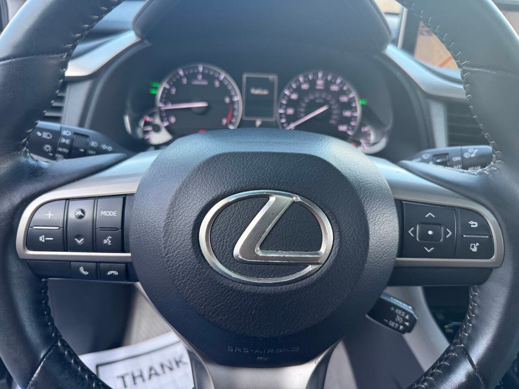 Lexus RX 350 Vehicle Full-screen Gallery Image 24