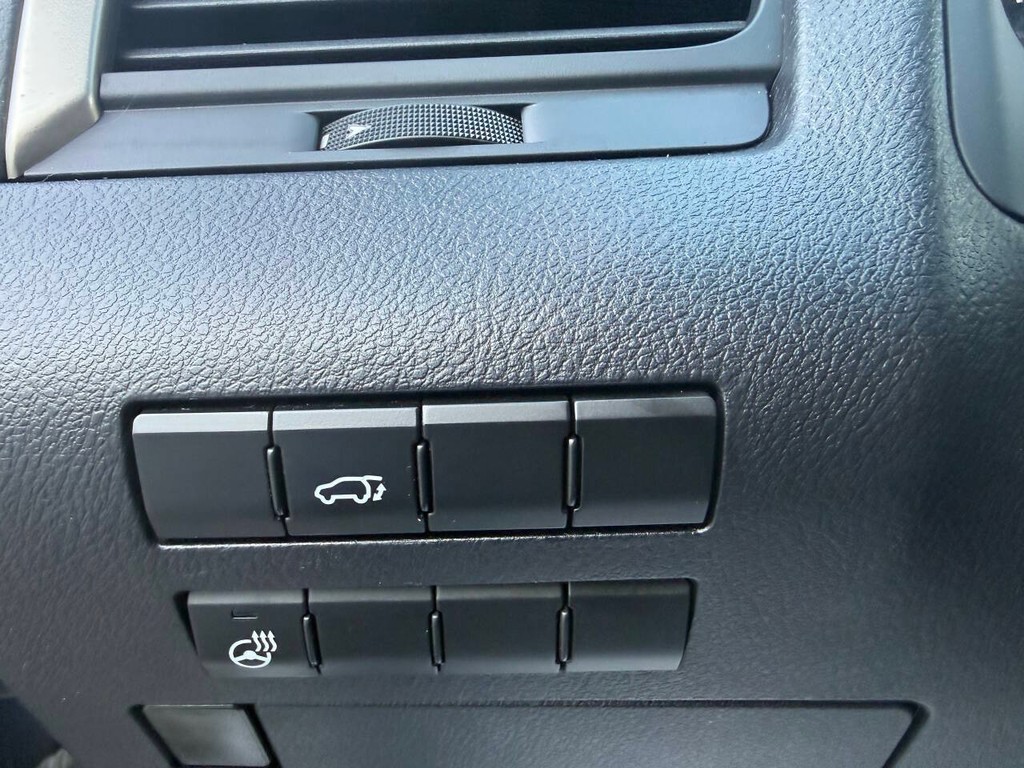 Lexus RX 350 Vehicle Full-screen Gallery Image 26