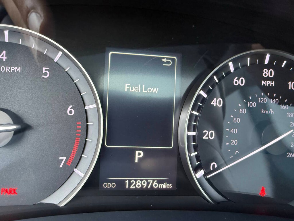Lexus RX 350 Vehicle Full-screen Gallery Image 30
