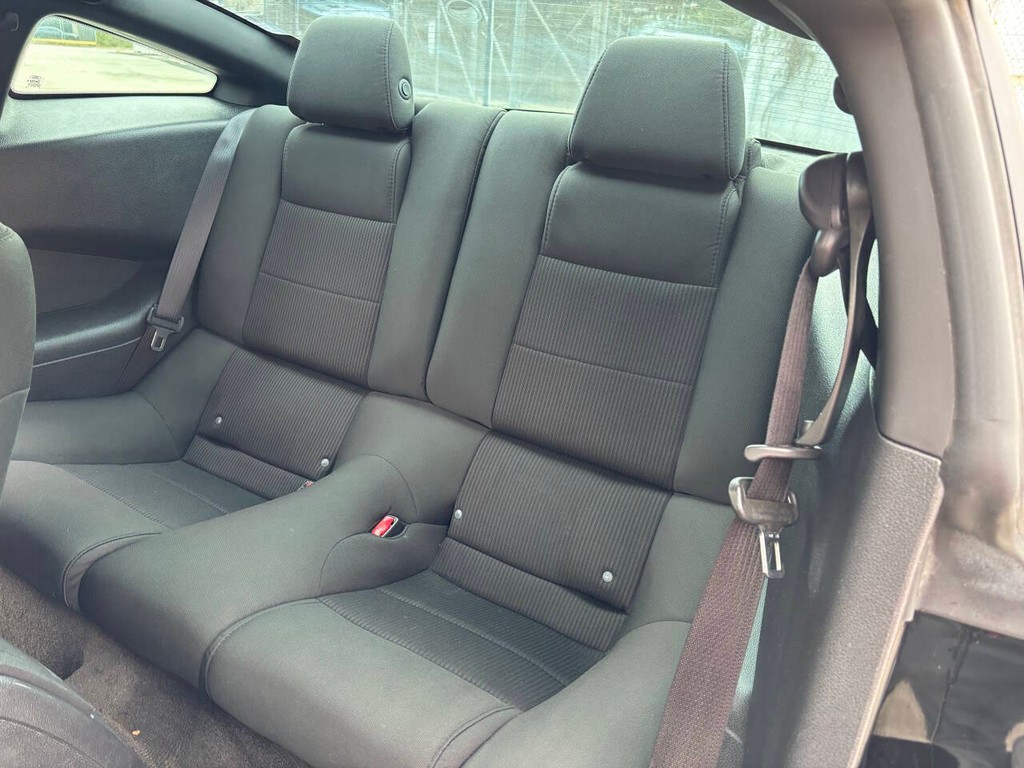 Ford Mustang Vehicle Full-screen Gallery Image 14