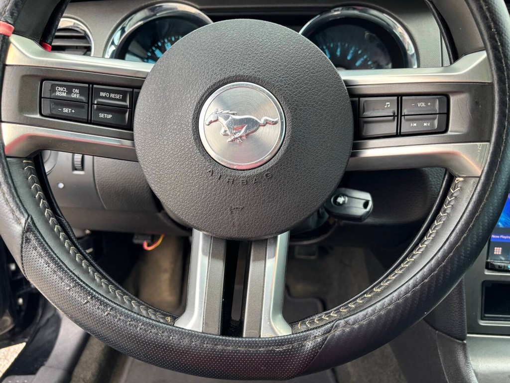 Ford Mustang Vehicle Full-screen Gallery Image 20