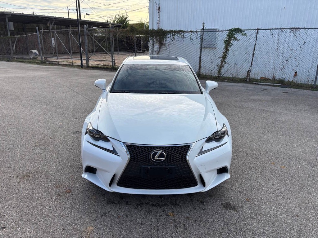 Lexus IS 200t Vehicle Full-screen Gallery Image 02