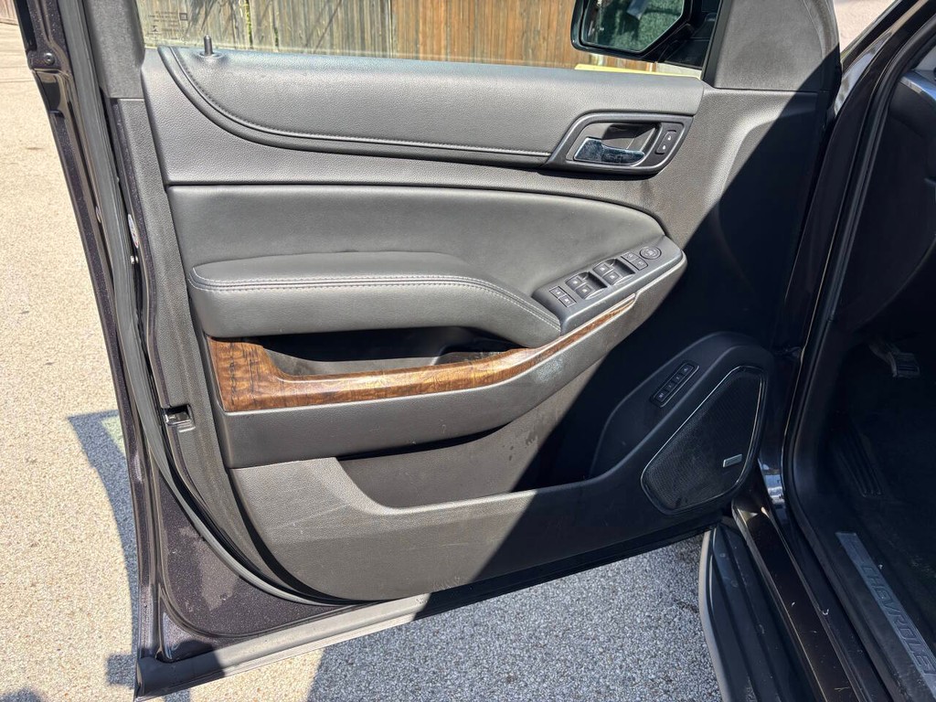 Chevrolet Tahoe Vehicle Full-screen Gallery Image 10