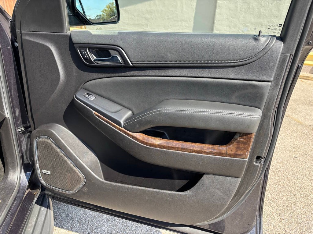 Chevrolet Tahoe Vehicle Full-screen Gallery Image 13