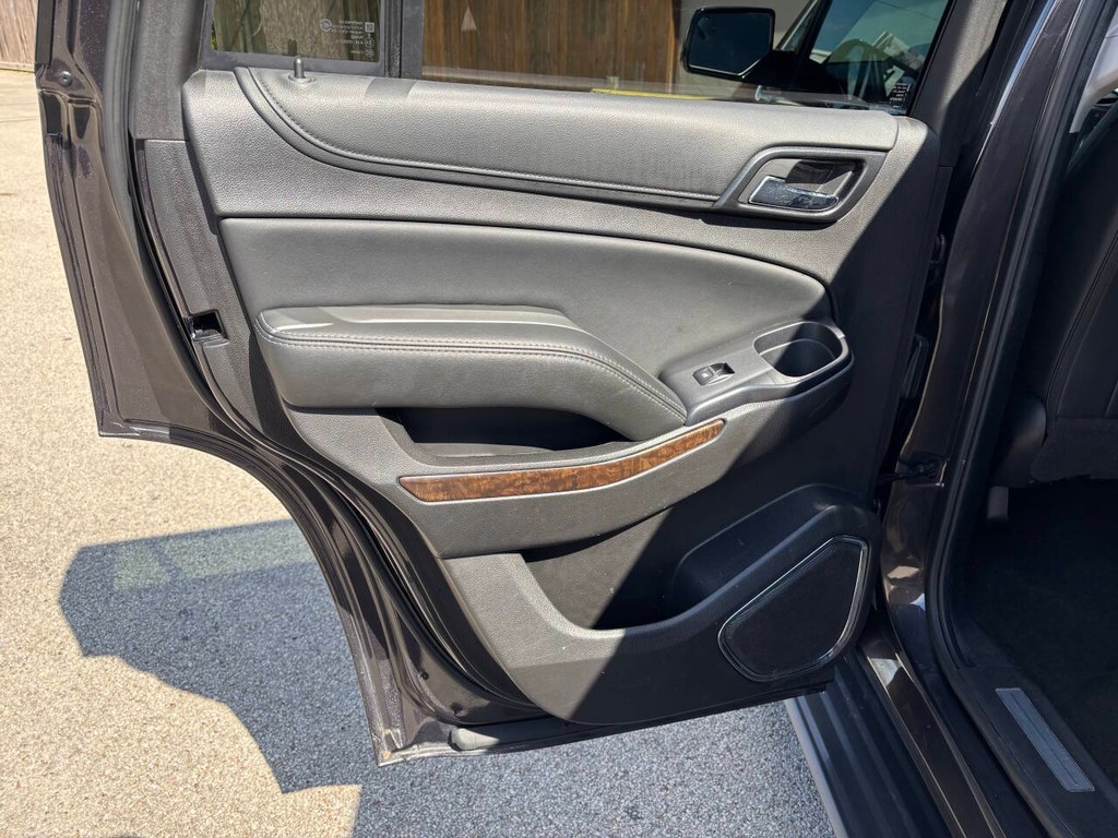 Chevrolet Tahoe Vehicle Full-screen Gallery Image 15