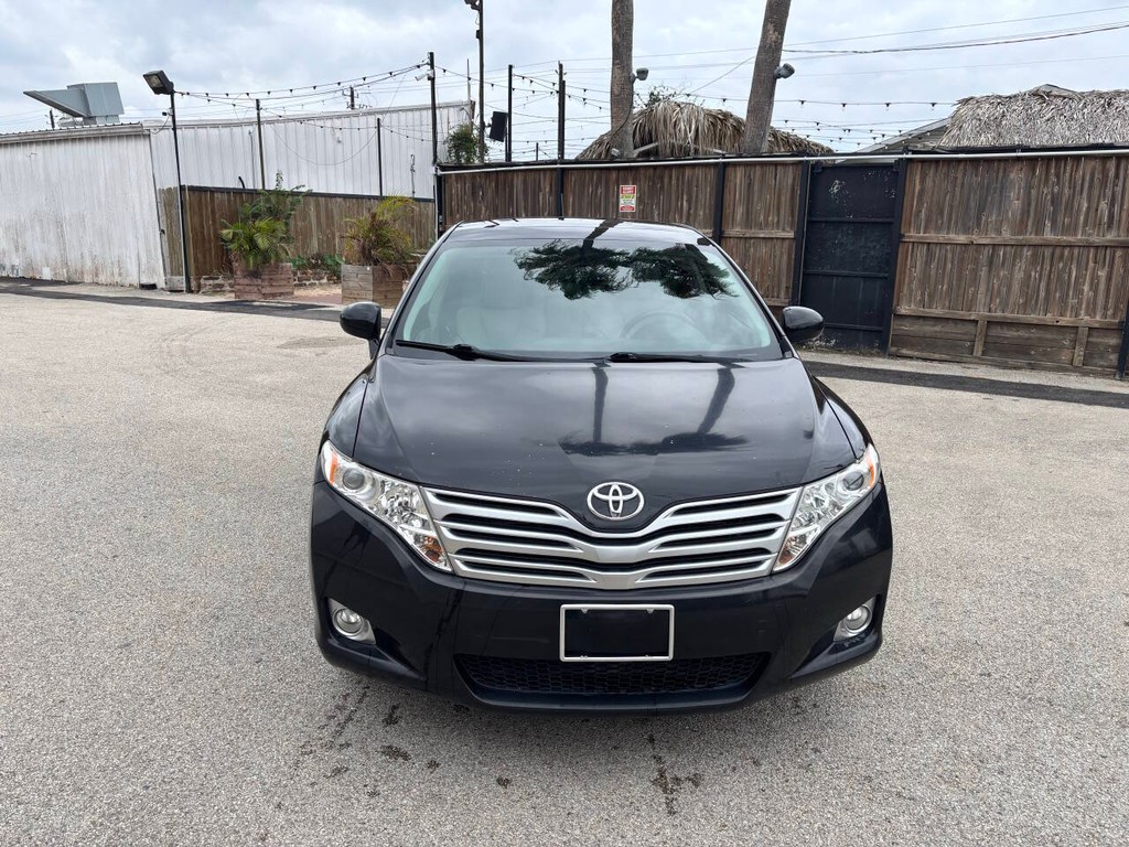 Toyota Venza Vehicle Full-screen Gallery Image 02