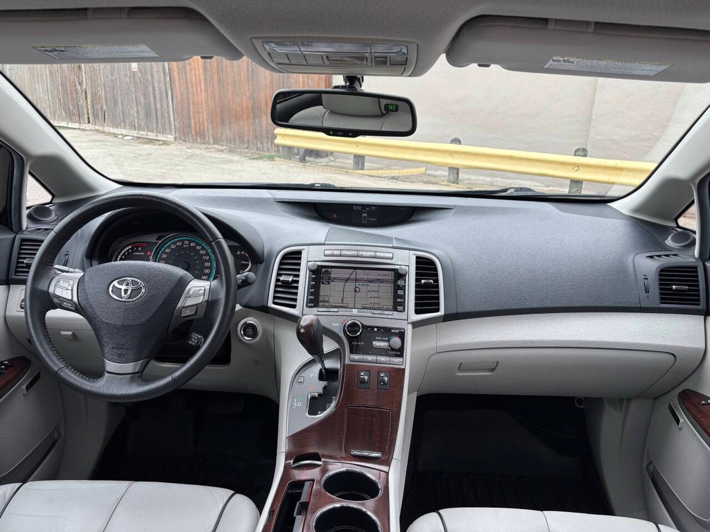 Toyota Venza Vehicle Full-screen Gallery Image 19