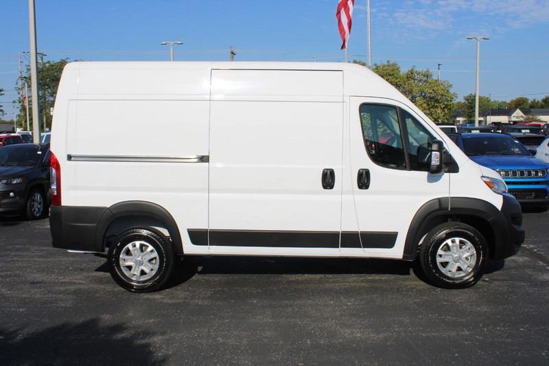 Ram ProMaster Cargo Van Vehicle Full-screen Gallery Image 2
