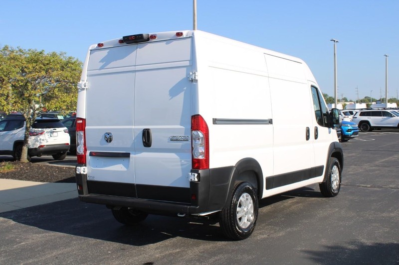 Ram ProMaster Cargo Van Vehicle Full-screen Gallery Image 3