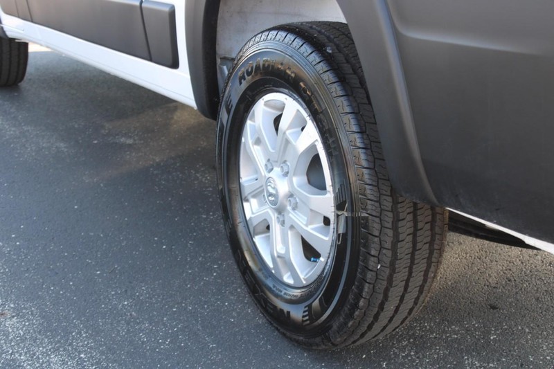 Ram ProMaster Cargo Van Vehicle Full-screen Gallery Image 6