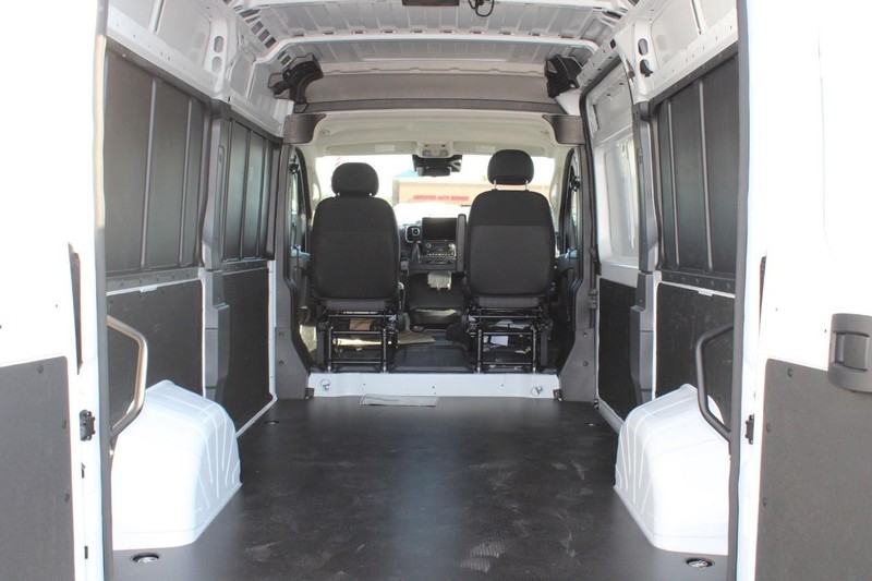 Ram ProMaster Cargo Van Vehicle Full-screen Gallery Image 7