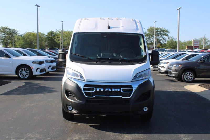 Ram ProMaster Cargo Van Vehicle Full-screen Gallery Image 9