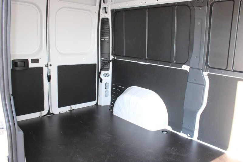 Ram ProMaster Cargo Van Vehicle Full-screen Gallery Image 12