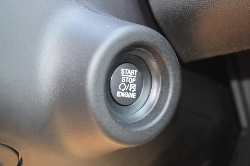 Ram ProMaster Cargo Van Vehicle Full-screen Gallery Image 22