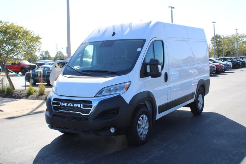 Ram ProMaster Cargo Van Vehicle Full-screen Gallery Image 8