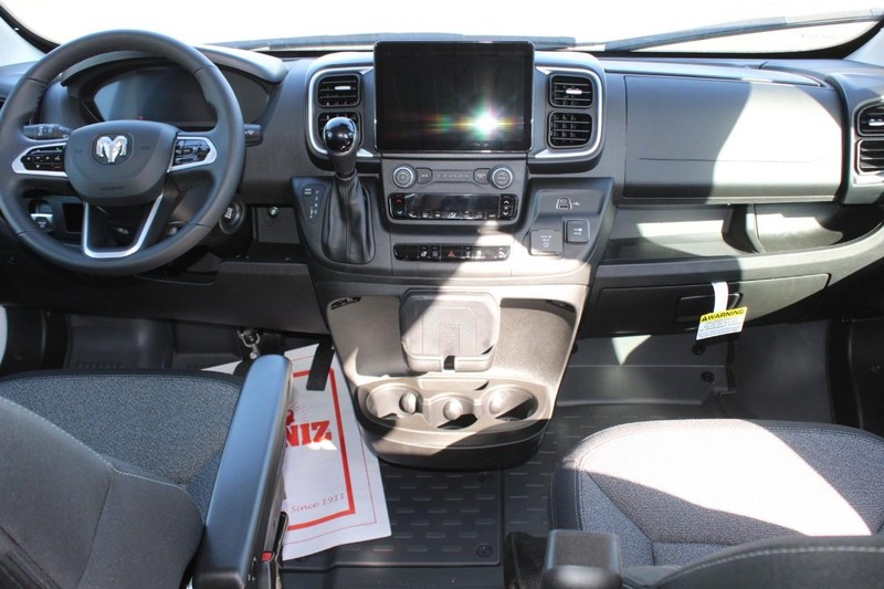 Ram ProMaster Cargo Van Vehicle Full-screen Gallery Image 13