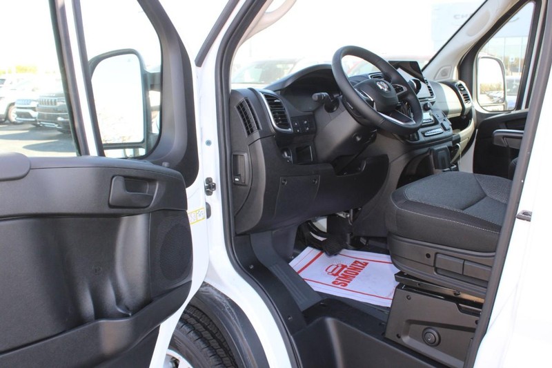 Ram ProMaster Cargo Van Vehicle Full-screen Gallery Image 17