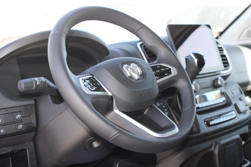 Ram ProMaster Cargo Van Vehicle Full-screen Gallery Image 19