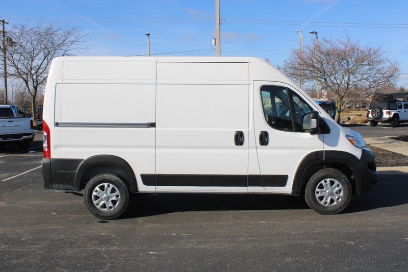 Ram ProMaster Cargo Van Vehicle Full-screen Gallery Image 2