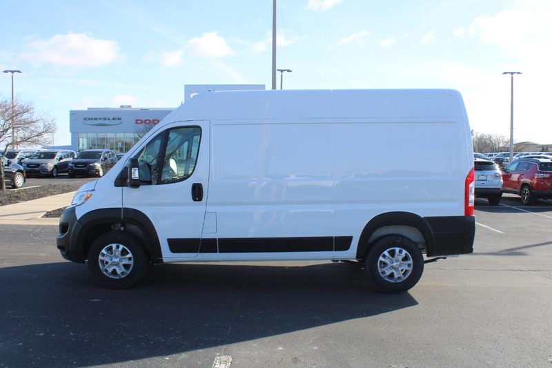 Ram ProMaster Cargo Van Vehicle Full-screen Gallery Image 8
