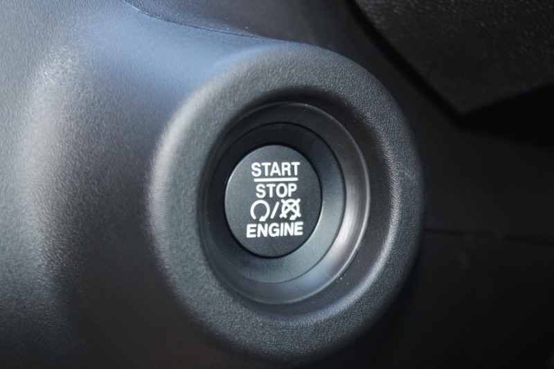 Ram ProMaster Cargo Van Vehicle Full-screen Gallery Image 23