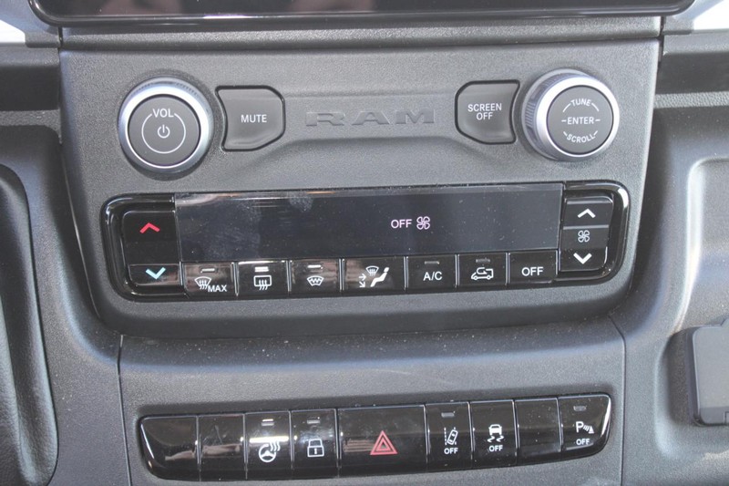 Ram ProMaster Cargo Van Vehicle Full-screen Gallery Image 26