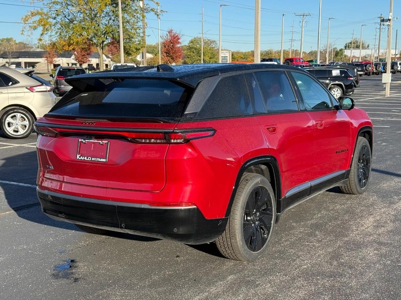 Jeep Wagoneer S Vehicle Full-screen Gallery Image 3