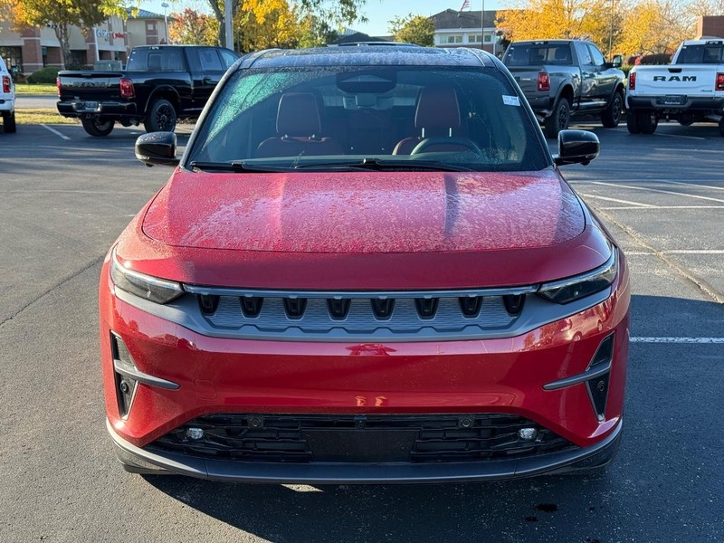 Jeep Wagoneer S Vehicle Full-screen Gallery Image 10