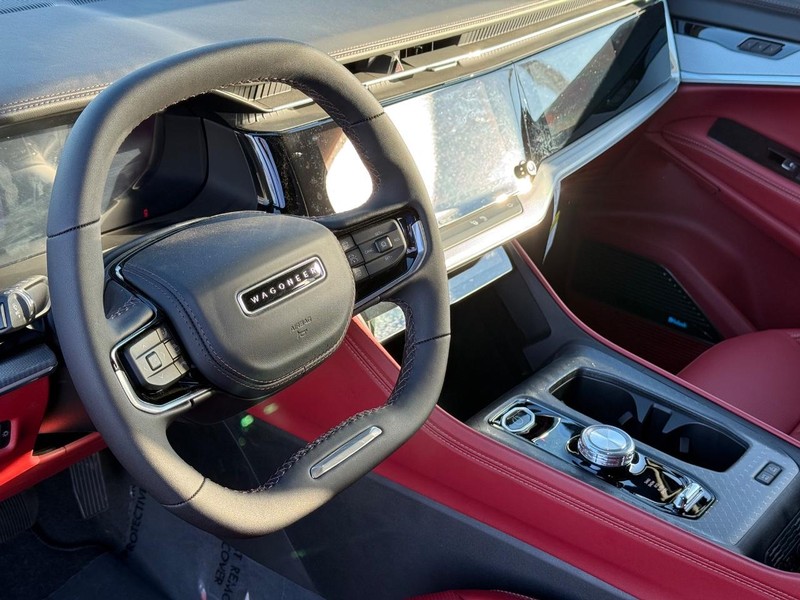 Jeep Wagoneer S Vehicle Full-screen Gallery Image 19