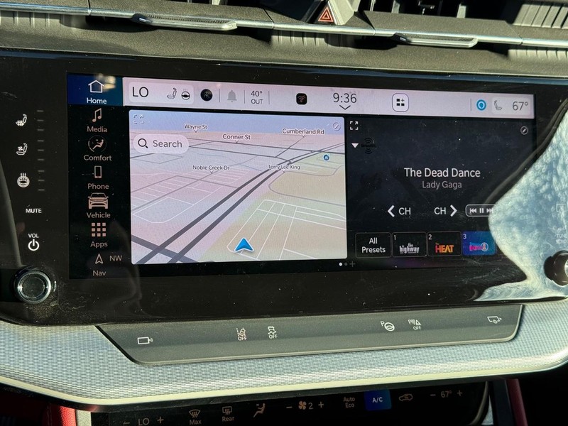 Jeep Wagoneer S Vehicle Full-screen Gallery Image 23