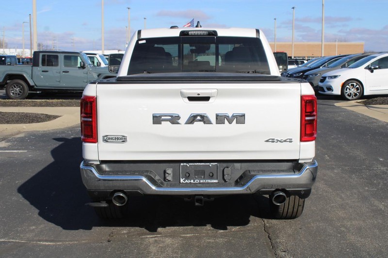 Ram 1500 Vehicle Full-screen Gallery Image 4