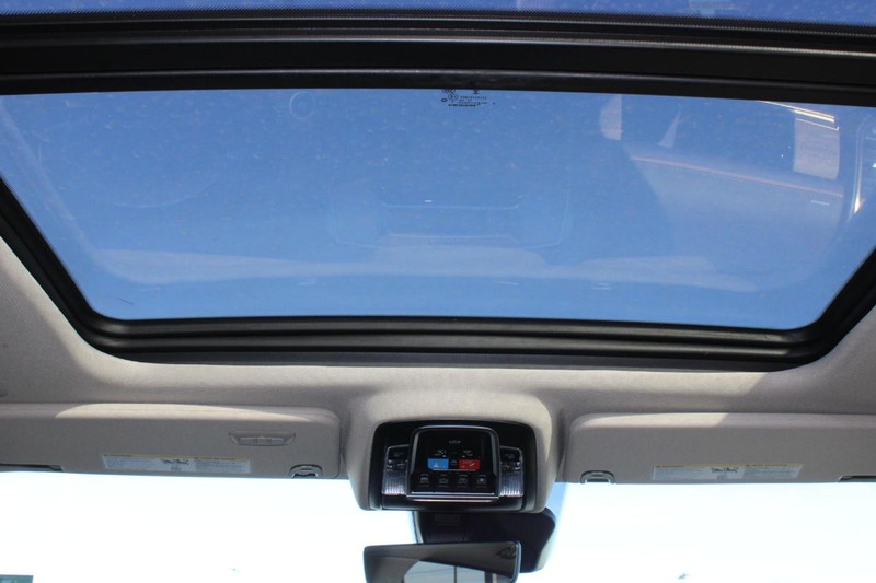 Ram 1500 Vehicle Full-screen Gallery Image 13