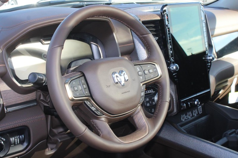 Ram 1500 Vehicle Full-screen Gallery Image 20