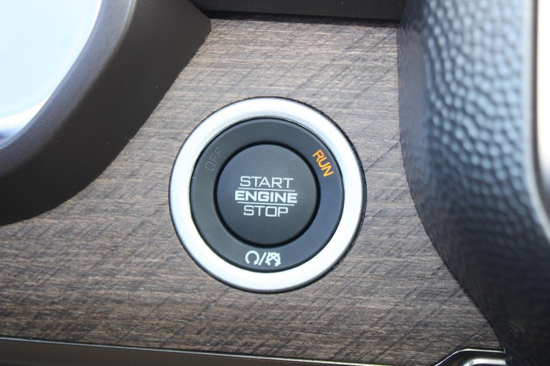 Ram 1500 Vehicle Full-screen Gallery Image 23