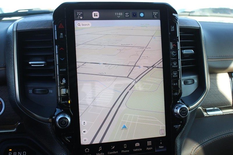 Ram 1500 Vehicle Full-screen Gallery Image 24