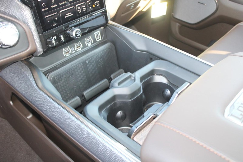 Ram 1500 Vehicle Full-screen Gallery Image 26