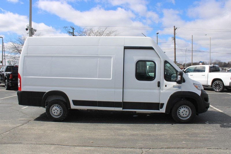 Ram ProMaster Cargo Van EV Vehicle Full-screen Gallery Image 2