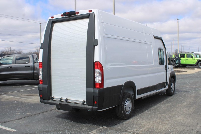 Ram ProMaster Cargo Van EV Vehicle Full-screen Gallery Image 3