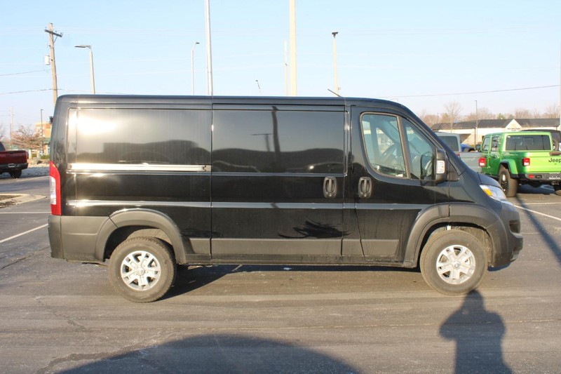 Ram ProMaster Cargo Van Vehicle Full-screen Gallery Image 2
