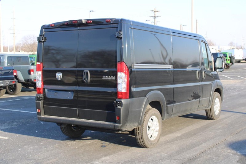 Ram ProMaster Cargo Van Vehicle Full-screen Gallery Image 3