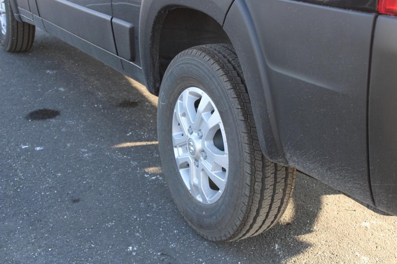 Ram ProMaster Cargo Van Vehicle Full-screen Gallery Image 6