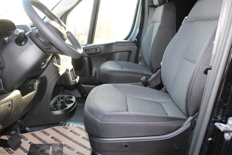 Ram ProMaster Cargo Van Vehicle Full-screen Gallery Image 17