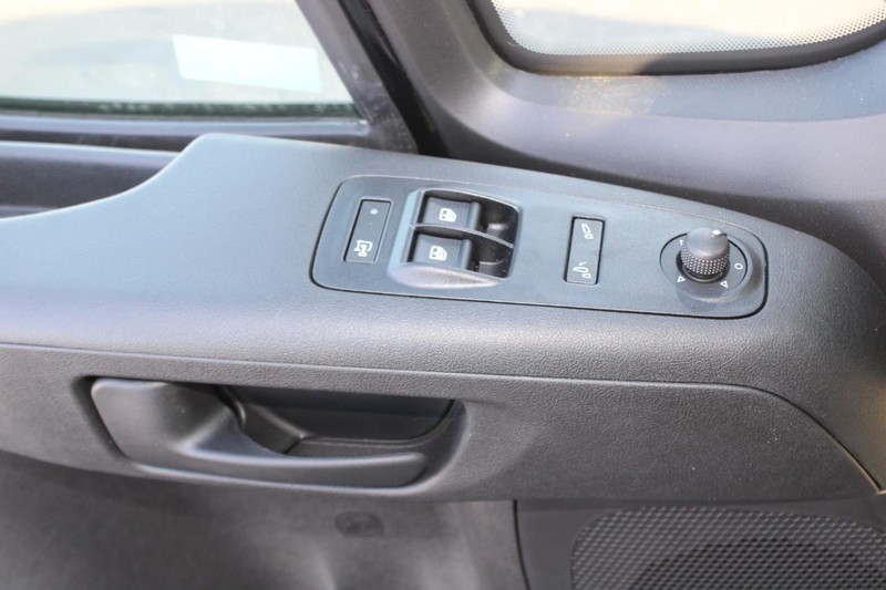 Ram ProMaster Cargo Van Vehicle Full-screen Gallery Image 28