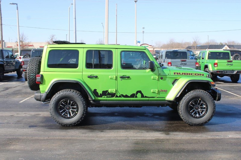 Jeep Wrangler Vehicle Full-screen Gallery Image 2